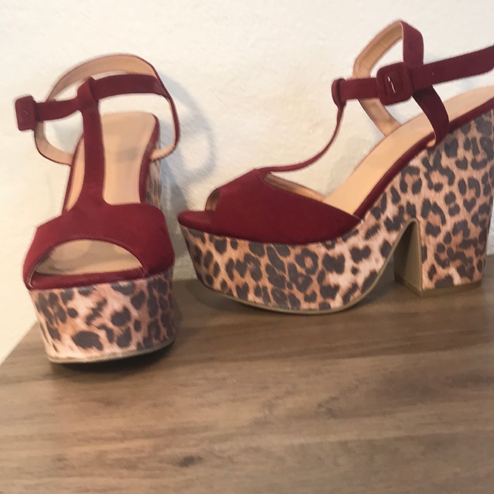 Leopard print platform maroon t-strap sandals